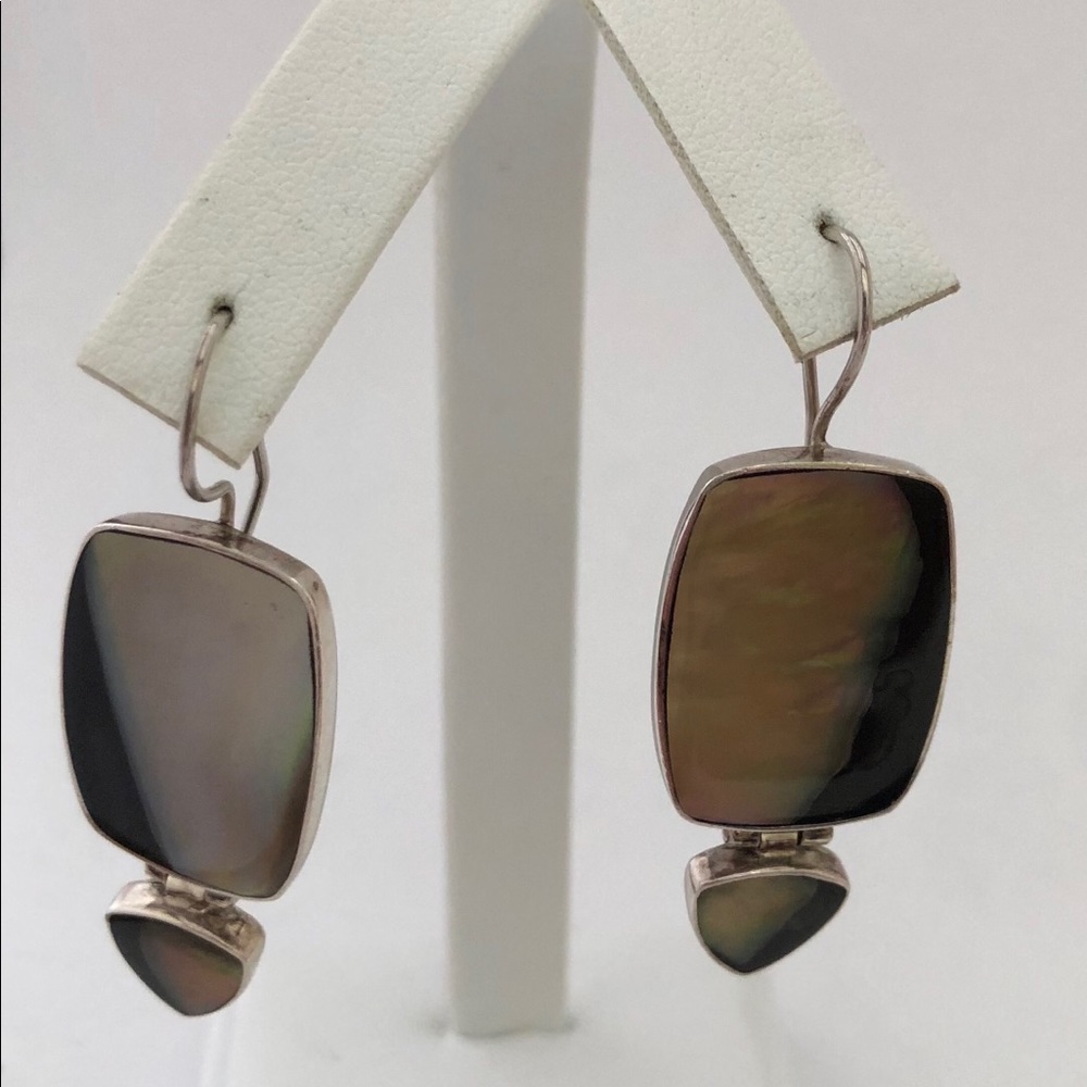 925 Sterling Silver Iridescent Black Mother of Pearl Drop Earrings